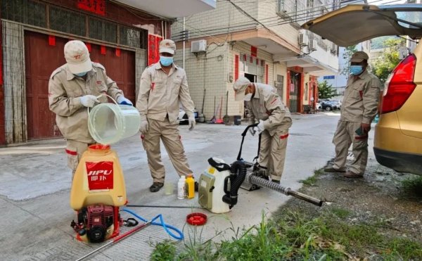 配资开户知识网 向蚊虫孳生地“开火”！云安全力消杀守护健康
